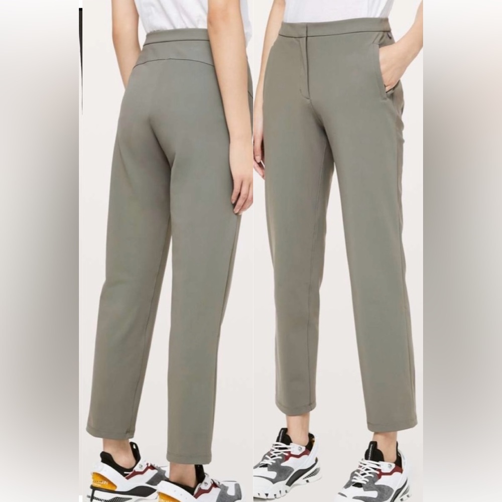 Lululemon On The Move Pant *Lightweight
Grey Sage